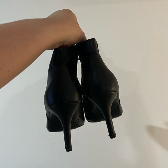 “Expression” black and gold bootie heels 🖤 - Picture 3 of 7